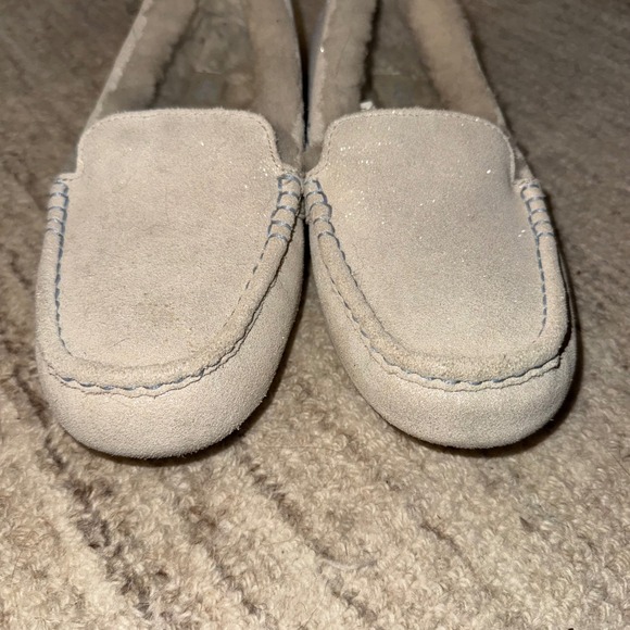 UGG Discontinued "I Do" Slipper Silver Shimmer Light Blue - Picture 2 of 7